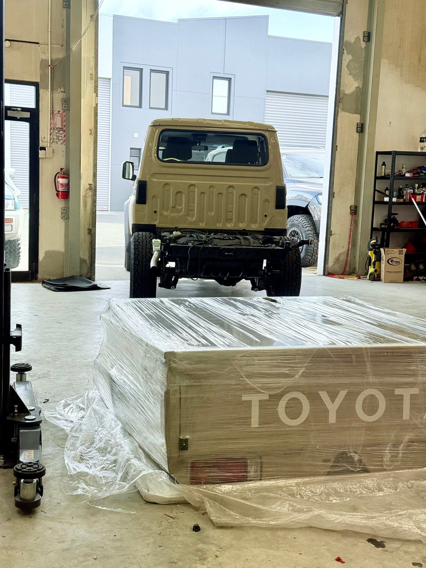 Original Toyota Wellside for 79 Series