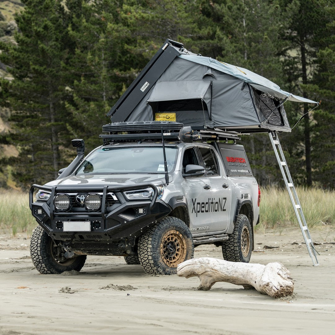 EEZI-AWN SWORD Jumbo/Family Hard Shell Roof Tent - image 5