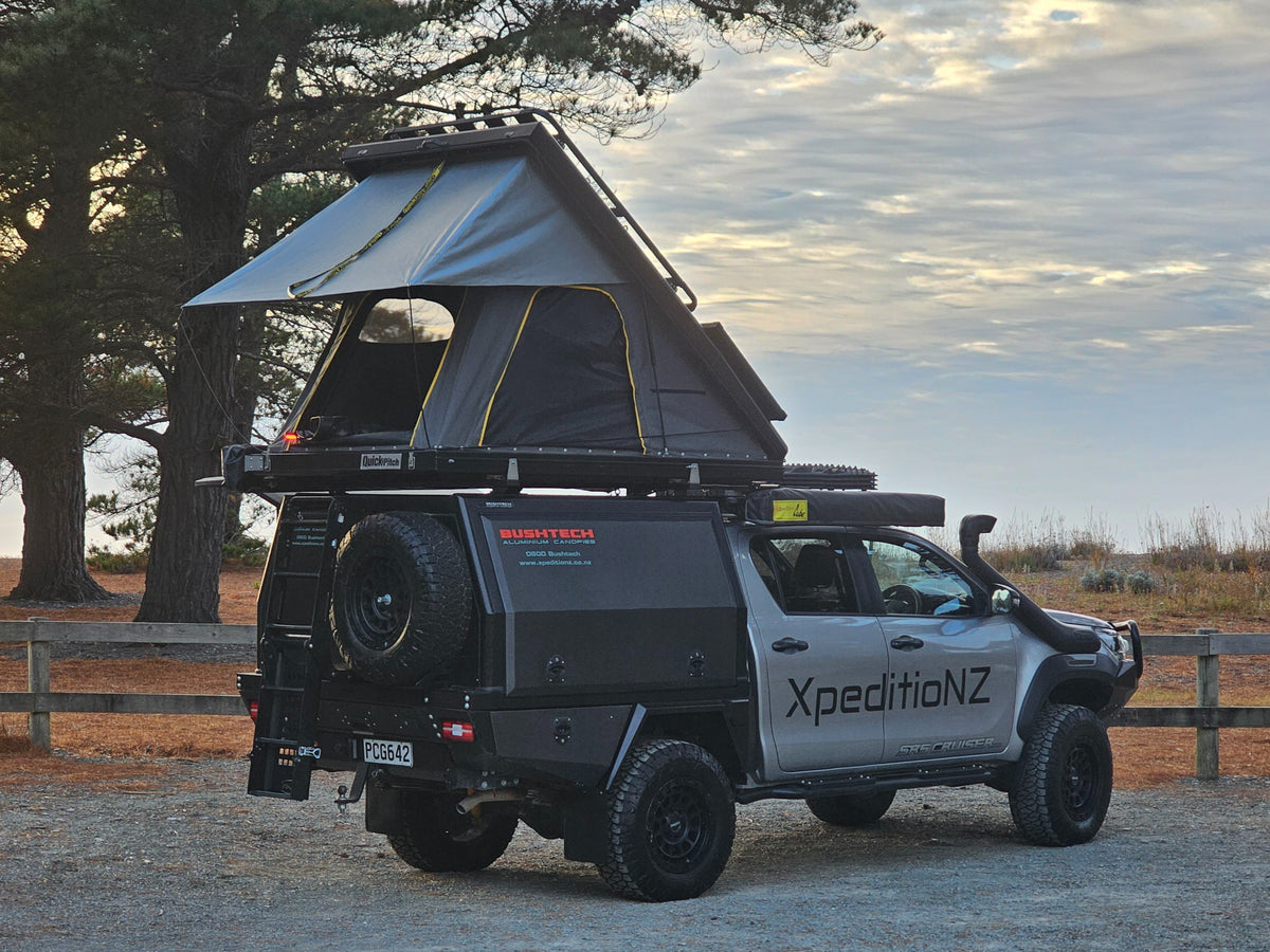 Quick Pitch Hard Shell Roof Tent From South Africa - image 1
