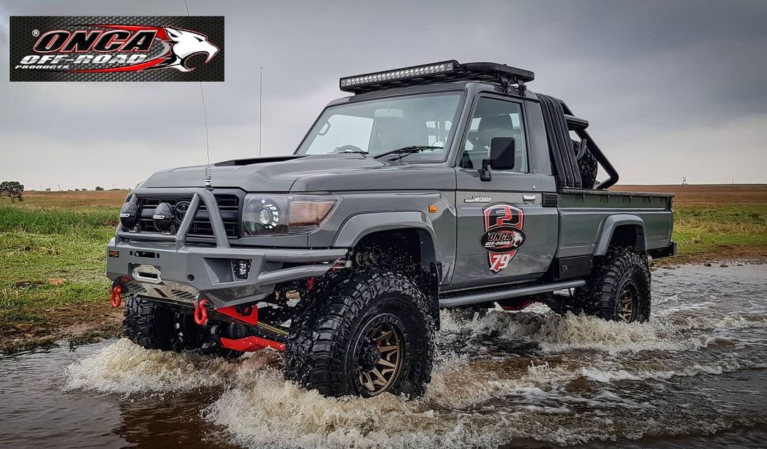 ONCA Extreme Bull Bar for 76, 78, 79 Series - image 11